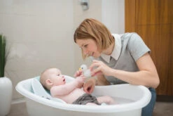 Angelcare Fit Blauw Badzitje AC-ST02-AQU -Dirkje || Jollein || bébé-jou Verkoopwinkel Angelcare Fit Blauw Badzitje AC ST02 AQU Sfeerbeeld