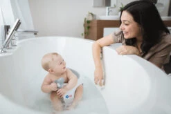 Angelcare Soft-Touch Blauw Badring AC-BR01-AQU -Dirkje || Jollein || bébé-jou Verkoopwinkel Angelcare Soft Touch Badring sfeer foto2