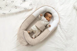 Doomoo Cocoon Tetra Jersey Sand Babynest CO 12 -Dirkje || Jollein || bébé-jou Verkoopwinkel Doomoo Cocoon Tetra Jersey Sand Babynest CO 12.5