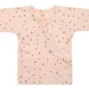 LÄSSIG Lassig GOTS Dots Powder Pink Maat 50/56 Lange Mouw Overslag Shirtje 1531011772-56 -Dirkje || Jollein || bébé-jou Verkoopwinkel Lassig GOTS Dots Powder Pink Lange Mouw Overslag Shirtje 1531011772 1