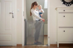 Lionelo Tulia White Oprolhek LO-TULIA WHITE 14 Lionelo Tulia White Oprolhek LO-TULIA WHITE -Dirkje || Jollein || bébé-jou Verkoopwinkel Lionelo Tulia Grey Veiligheidshek LO TULIA GREY 5