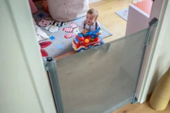 Lionelo Tulia White Oprolhek LO-TULIA WHITE 13 Lionelo Tulia White Oprolhek LO-TULIA WHITE -Dirkje || Jollein || bébé-jou Verkoopwinkel Lionelo Tulia Grey Veiligheidshek LO TULIA GREY 6