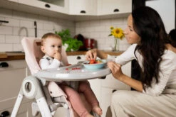 Momi Luxuria Dark Grey Kinderstoel KRKA00004 -Dirkje || Jollein || bébé-jou Verkoopwinkel Momi Luxuria 1