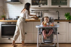 Momi Luxuria Dark Grey Kinderstoel KRKA00004 -Dirkje || Jollein || bébé-jou Verkoopwinkel Momi Luxuria 2