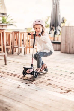 Scoot And Ride Led Rose Highwaykick 2 Step SR-96528 -Dirkje || Jollein || bébé-jou Verkoopwinkel Scoot and Ride Led Rose Highwaykick 2 Step SR 96528 .sfeer 1