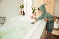 Jollein Pale Pink 1-2jr Badjas 060-808-00090 -Dirkje || Jollein || bébé-jou Verkoopwinkel Sfeerfoto Badjas Jollein