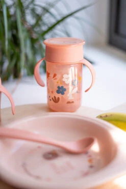 Suavinex Forest Roze 360° Drinkbeker Met Handvatten SXZFEE070164 -Dirkje || Jollein || bébé-jou Verkoopwinkel Suavinex Forest Roze 360 Drinkbeker met Handvatten SXZFEE070164 4