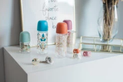 Suavinex Gold Large Flow Roze 360 Ml Silicone Fles SXSGX3080200 -Dirkje || Jollein || bébé-jou Verkoopwinkel Suavinex Gold Slow Flow Orange 360 ml Silicone Fles SXSGX3080224 3