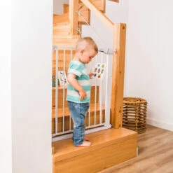 Baby Ono Safety Gate Wit Traphek Klemhek 943/01 -Dirkje || Jollein || bébé-jou Verkoopwinkel baby ono safety gate wit traphek klemhek 943 01 5