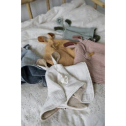 Bibs Kangaroo Ivory Knuffeldoekje 9405216 -Dirkje || Jollein || bébé-jou Verkoopwinkel bibs kangaroo ivory knuffeldoekje 9405216 2 1