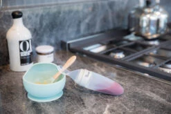 Bo Jungle B-Food Dispenser Grijs Knijpzakje B500630 -Dirkje || Jollein || bébé-jou Verkoopwinkel bo jungle b food dispenser grijs knijpzakje b500630 4