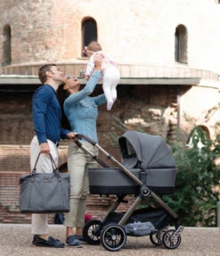 Cangaroo Macan Black 3-in-1 Combi Kinderwagen Incl. Autostoel 2826 -Dirkje || Jollein || bébé-jou Verkoopwinkel cangaroo macan grey 3 in 1 combi kinderwagen incl. autostoel 2819 8