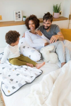 Doomoo Buddy Bear Grey Voedingskussen B04 -Dirkje || Jollein || bébé-jou Verkoopwinkel doomoo buddy bear grey voedingskussen b04 5