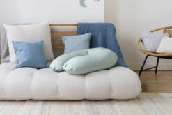 Doomoo Buddy Cloudy Kaki Voedingskussen B60 -Dirkje || Jollein || bébé-jou Verkoopwinkel doomoo buddy cloudy kaki voedingskussen 4