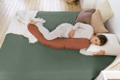 Doomoo Buddy Tetra Jersey Terracotta Voedingskussen B82 -Dirkje || Jollein || bébé-jou Verkoopwinkel doomoo buddy tetra jersey terracotta voedingskussen b82 3