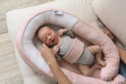 Doomoo Cocoon Misty Pink Babynest CO 09 -Dirkje || Jollein || bébé-jou Verkoopwinkel doomoo cocoon misty pink babynest 4