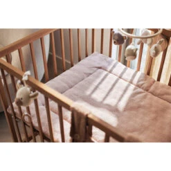 Jollein Grain Knit Wild Rose 75 X 95 Cm Boxkleed 017-512-67065 -Dirkje || Jollein || bébé-jou Verkoopwinkel jollein grain knit wild rose 75 x 95 cm boxkleed 017 512 67065 1