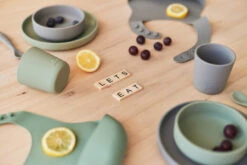 Jollein Ash Green Siliconen Dinerset 705-007-00095 -Dirkje || Jollein || bébé-jou Verkoopwinkel jollein siliconen dinerset 6