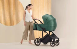 Kinderkraft Prime 2 Venezian Black 3-in-1 Kinderwagen Incl. Autostoel KSPRIM02BLK3000 -Dirkje || Jollein || bébé-jou Verkoopwinkel kinderkraft prime 2 kinderwagen sfeerfoto 2