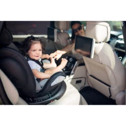 Lorelli Aviator Black 0-36 Kg SPS Isofix 360° Autostoel 1007130-2305 -Dirkje || Jollein || bébé-jou Verkoopwinkel lorelli aviator 0 36 kg sps isofix 360 autostoel sfeer 2 1 1