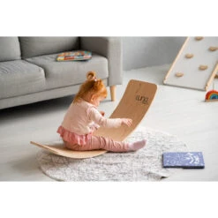 Luna Toys Houten Balansbord Met Zwart Vilt LU-36998 -Dirkje || Jollein || bébé-jou Verkoopwinkel luna toys houten balansbord sfeer 3