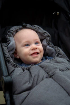 Ding Black Deluxe Universele Buggy/Wandelwagen Voetenzak DI-252424 -Dirkje || Jollein || bébé-jou Verkoopwinkel mamaloes ding voetenzak deluxe 02 1