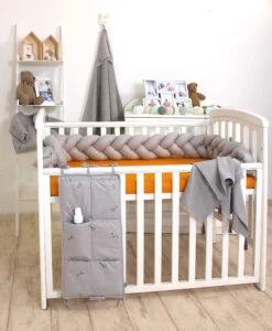 MamaLoes Amy Pure Grijs 2-in-1 Babynest En Braided Bedbumper 80661 -Dirkje || Jollein || bébé-jou Verkoopwinkel mamaloes amy pure grijs 2 in 1 babynest en braided bedbumper 80661 1 1