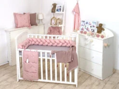 MamaLoes Amy Pure Roze 2-in-1 Babynest En Braided Bedbumper 80662 -Dirkje || Jollein || bébé-jou Verkoopwinkel mamaloes amy pure roze 2 in 1 babynest en braided bedbumper 80662 3