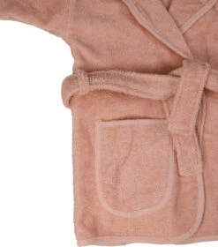 MamaLoes Badstof Light Pink 1-2jr Badjas ML5385 -Dirkje || Jollein || bébé-jou Verkoopwinkel mamaloes badstof light pink 1 2jr badjas ml5385 04