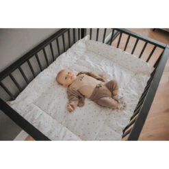 MamaLoes Paddenstoeltjes 80 X 100 Cm Omkeerbaar Boxkleed ML020231 -Dirkje || Jollein || bébé-jou Verkoopwinkel mamaloes stippen 80 x 100 cm omkeerbaar boxkleed ml020232 11 2