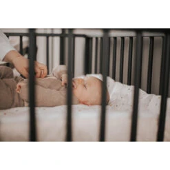 MamaLoes Panter Groen 80 X 100 Cm Omkeerbaar Boxkleed ML020227 -Dirkje || Jollein || bébé-jou Verkoopwinkel mamaloes stippen 80 x 100 cm omkeerbaar boxkleed ml020232 12