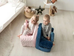 Albero Mio Velvet Navy Kinderfauteuil 14 Albero Mio Velvet Navy Kinderfauteuil -Dirkje || Jollein || bébé-jou Verkoopwinkel mamaloes velvet navy kinderfauteuil 3