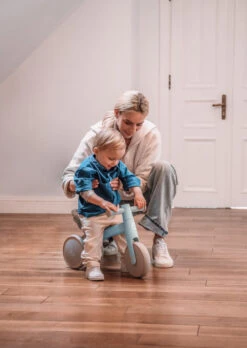 Momi Tedi Light Blue Mini Bike Loopfiets ROBI00037 -Dirkje || Jollein || bébé-jou Verkoopwinkel momi tedi light blue mini bike loopfiets robi00037 9