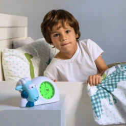 Zazu Sam Slaaptrainer Schaap Blauw Kinderwekker ZA-SAM-2 25 Zazu Sam Slaaptrainer Schaap Blauw Kinderwekker ZA-SAM-2 -Dirkje || Jollein || bébé-jou Verkoopwinkel sam blue green