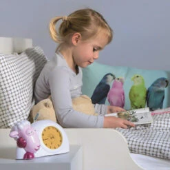 Zazu Sam Slaaptrainer Schaap Zilver Kinderwekker Limited Edition 24 Zazu Sam Slaaptrainer Schaap Zilver Kinderwekker Limited Edition -Dirkje || Jollein || bébé-jou Verkoopwinkel slaaptrainer zazu sam schaap lifestyle 02 1