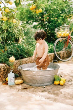 Suavinex Baby 750ml Syndet Zeepvrije Gel & Shampoo SXZCOS066907 -Dirkje || Jollein || bébé-jou Verkoopwinkel suavinex baby syndet zeepvrije gel en shampoo sfeer 2