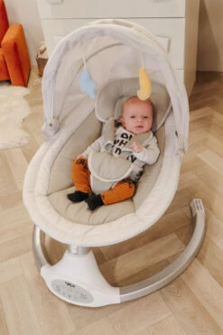 Tryco Hugg Silver/White Swing Babyschommel TR-282702 -Dirkje || Jollein || bébé-jou Verkoopwinkel tr 282702 hugg silver white swing 01 1920x1920