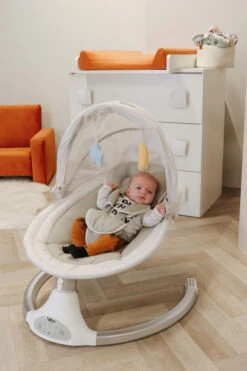 Tryco Hugg Silver/White Swing Babyschommel TR-282702 -Dirkje || Jollein || bébé-jou Verkoopwinkel tr 282702 hugg silver white swing 02 1920x1920